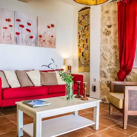 فيلة Morea By Ratzaklíon