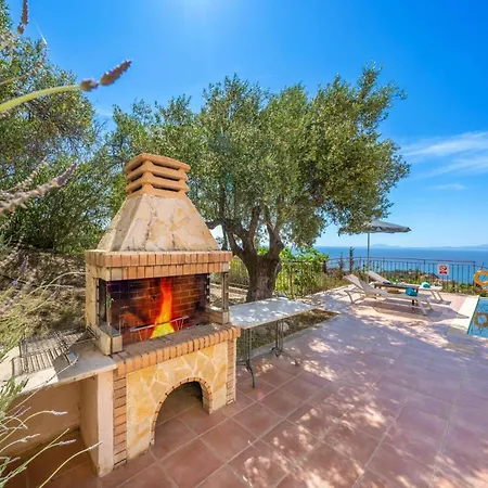 Morea By فيلة Ratzaklíon